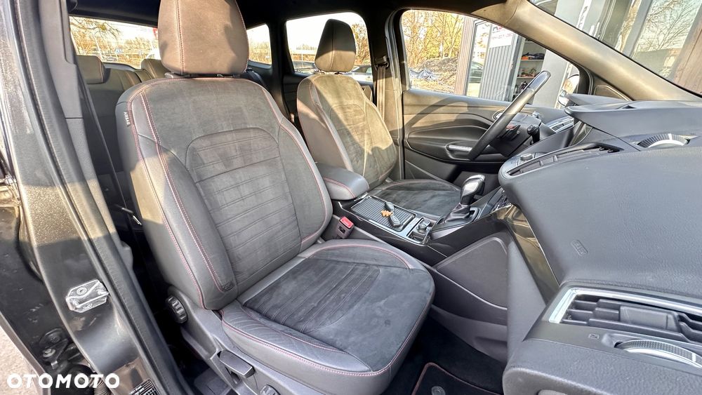 Ford Kuga 2.0 TDCi 4x4 ST-Line - 35