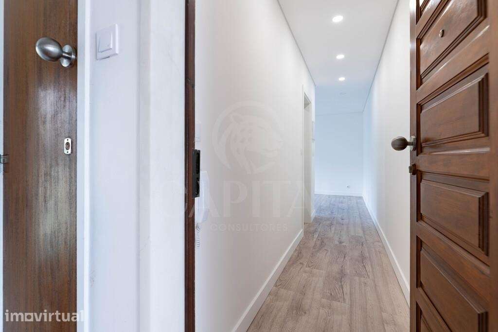 Apartamento totalmente renovado - Centro de Massama - Grande imagem: 2/23