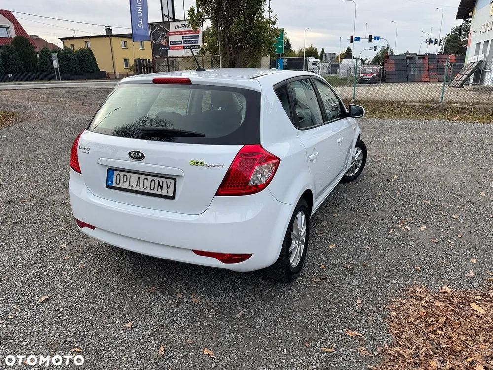 Kia Ceed - 10