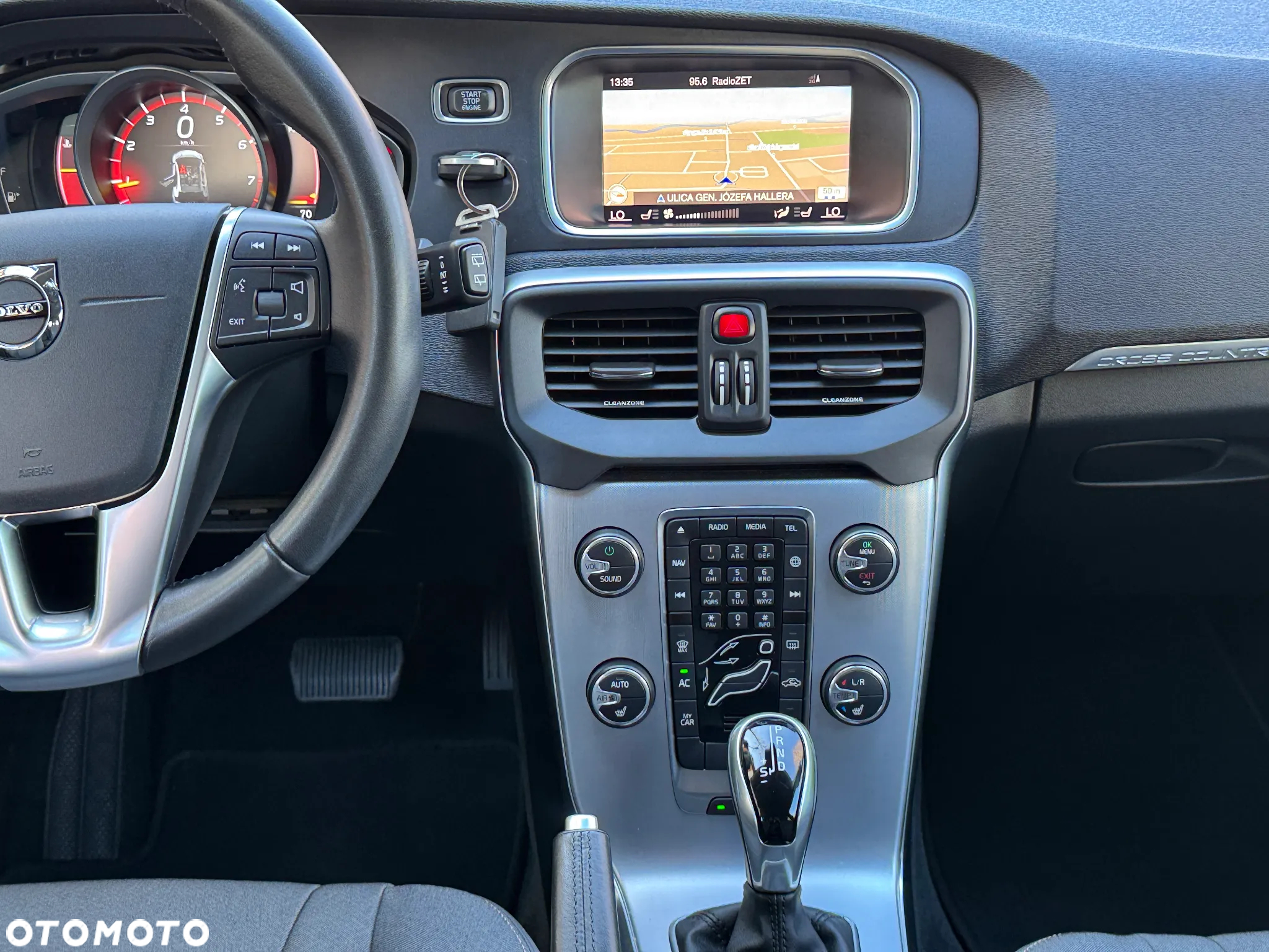 Volvo V40 Cross Country T3 Drive-E Momentum - 26