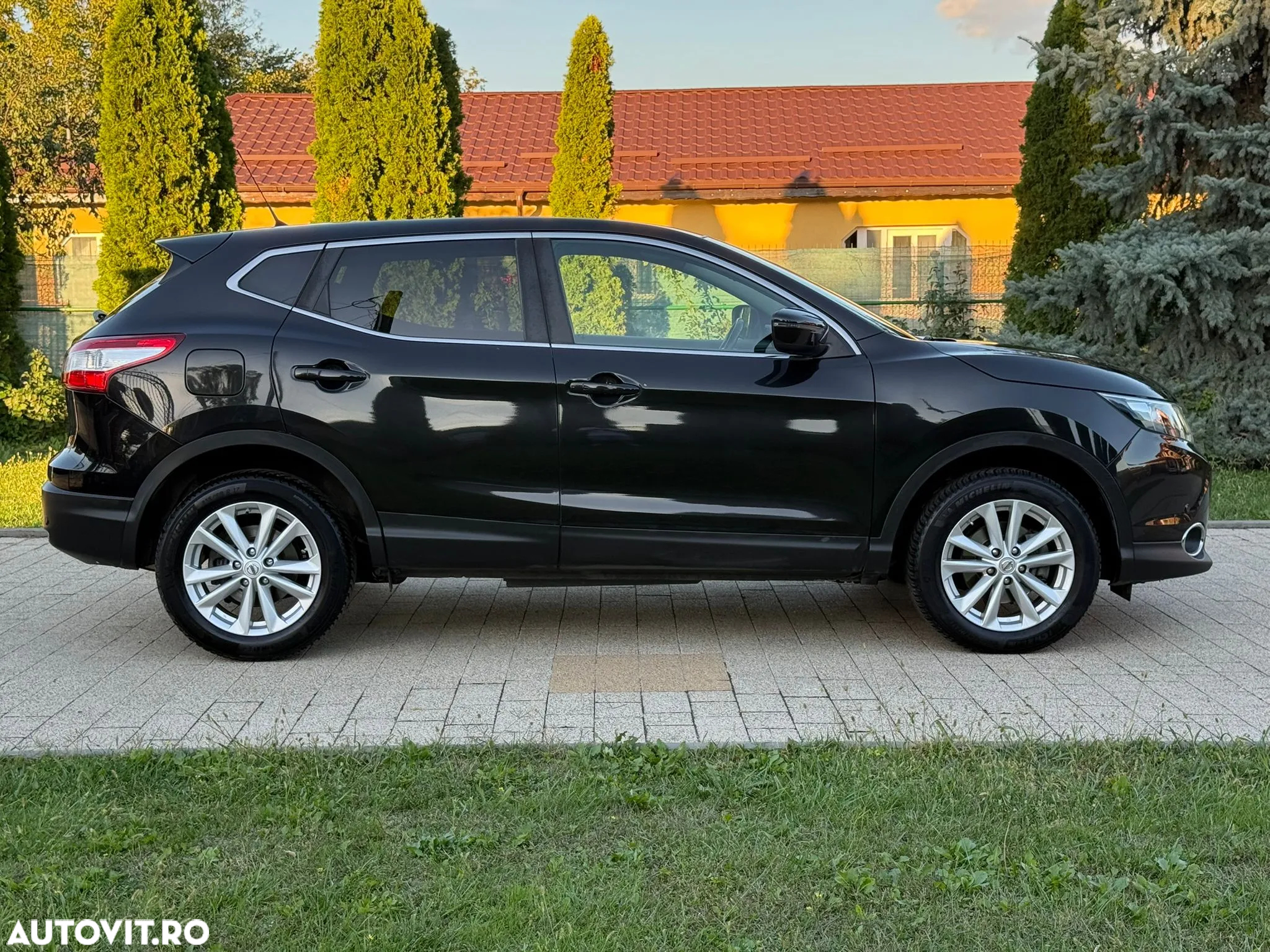 Nissan Qashqai 1.6 DCI Start/Stop N-Connecta - 18