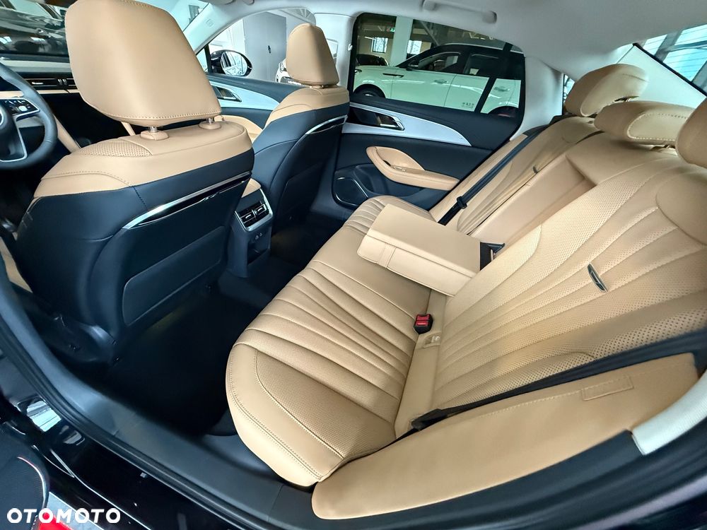 Hongqi H5 2.0T Comfort - 11