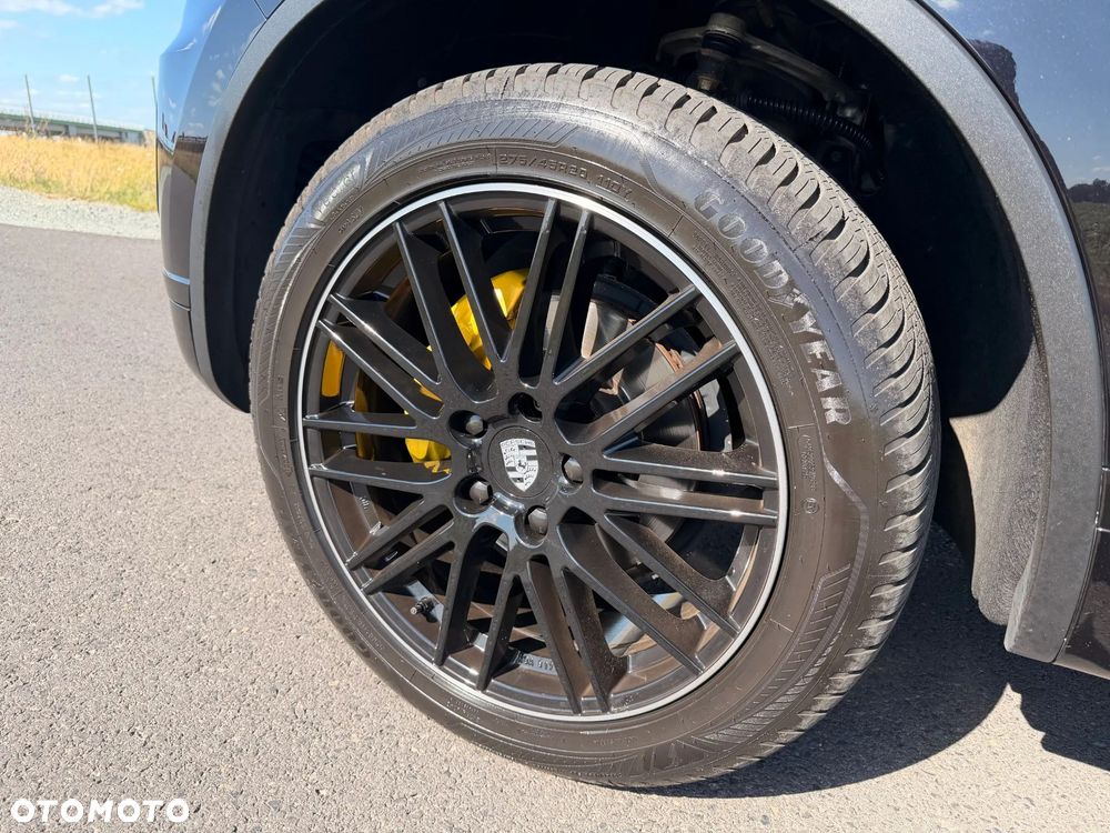 Volkswagen Touareg 3.0 V6 TDI BMT Perfectline R-Style - 12