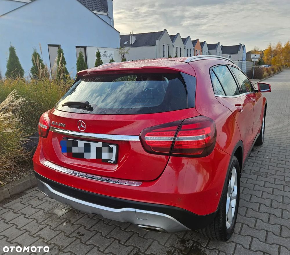 Mercedes-Benz GLA 200 7G-DCT - 13