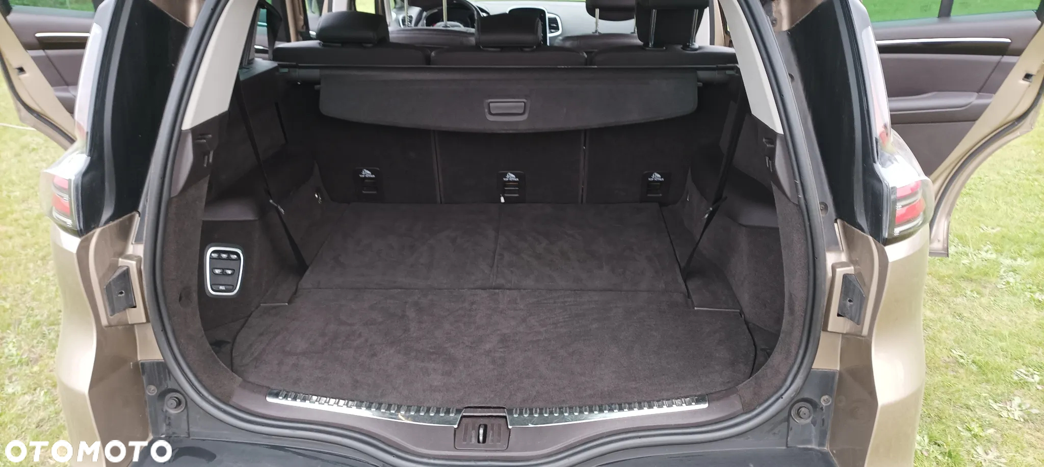 Renault Espace 1.6 dCi Energy Initiale Paris EDC 7os - 16