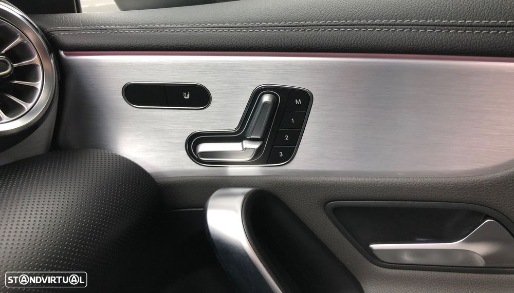 Mercedes-Benz A 250 e AMG Line - 23