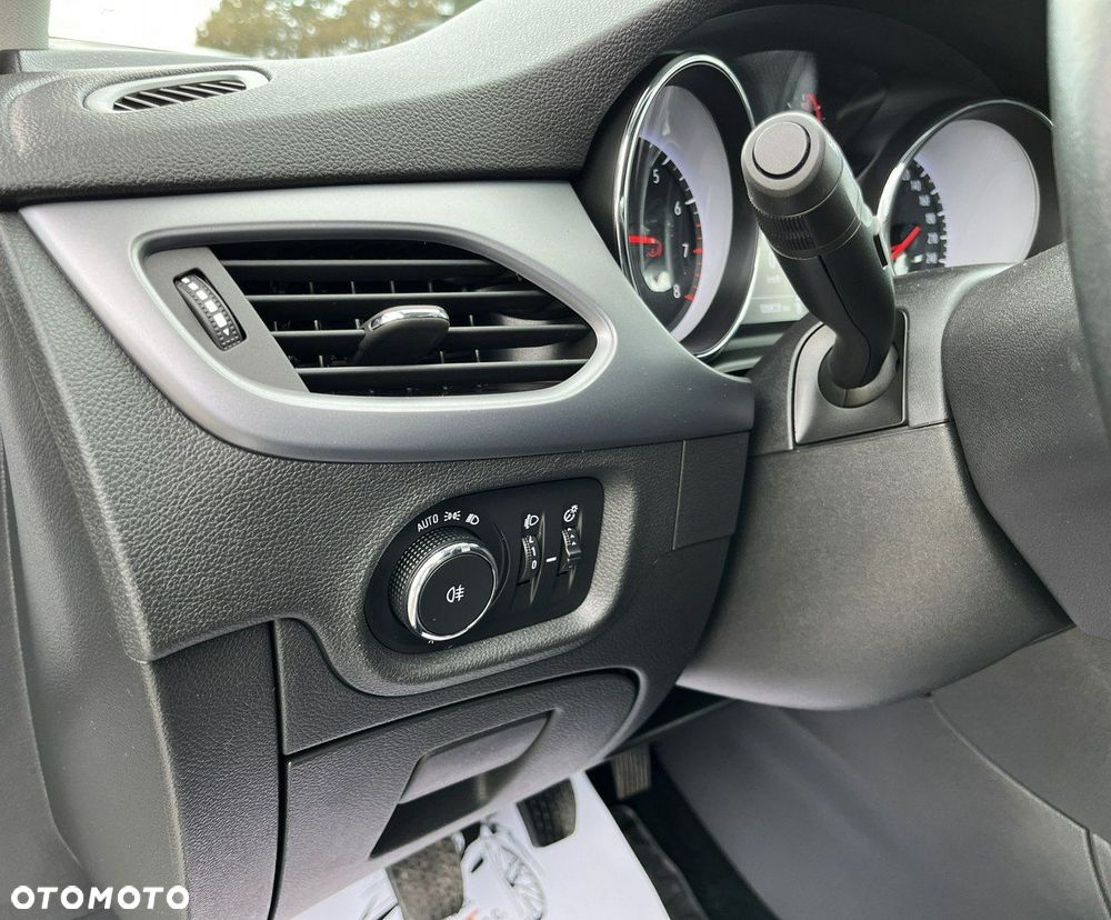 Opel Astra - 32