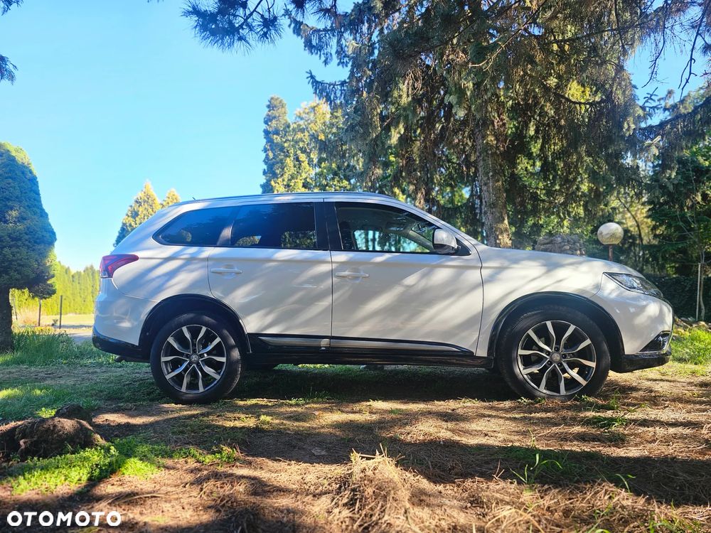 Mitsubishi Outlander - 3