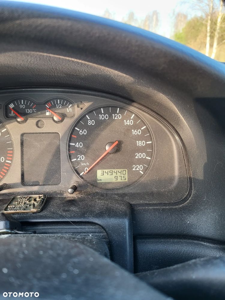 Volkswagen Passat 1.9 TDI - 6