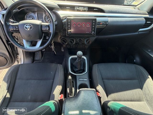 Toyota Hilux 2.4 D-4D 4WD CD CH - 17