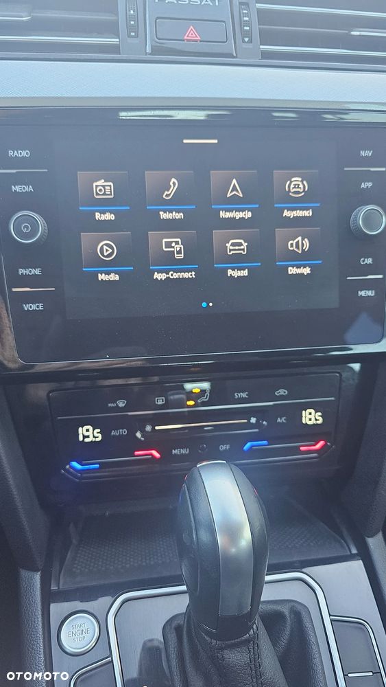 Volkswagen Passat 2.0 TDI SCR Style DSG - 20