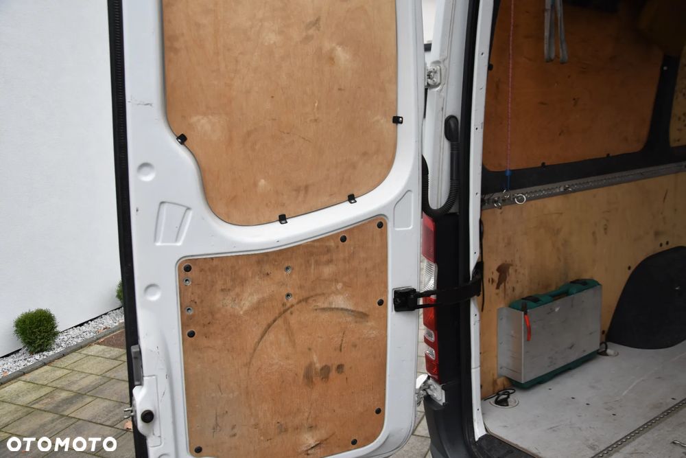 Mercedes-Benz Sprinter - 23