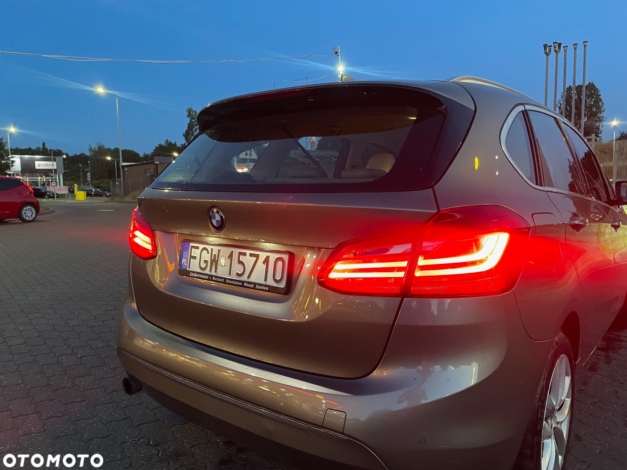 BMW Seria 2 218d - 3