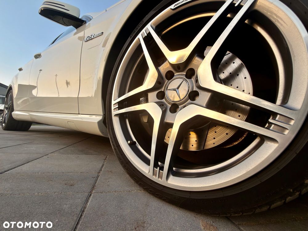 Mercedes-Benz Klasa E 63 AMG - 15