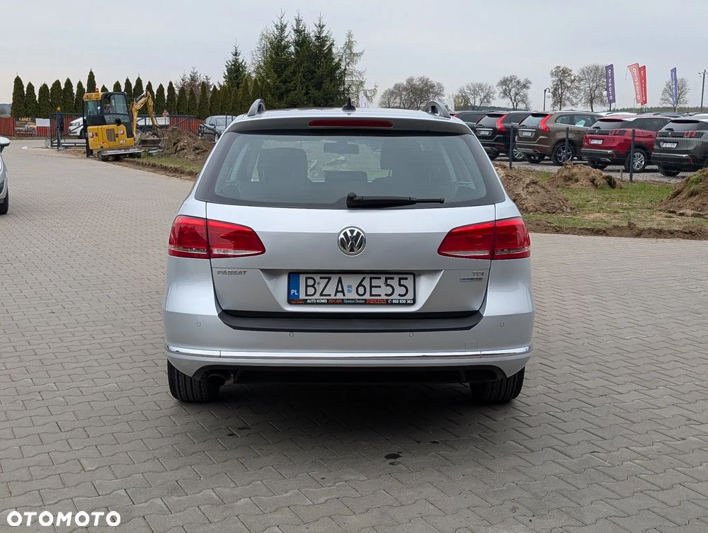 Volkswagen Passat 1.6 TDI DPF BlueMotion Technology Comfortline - 12