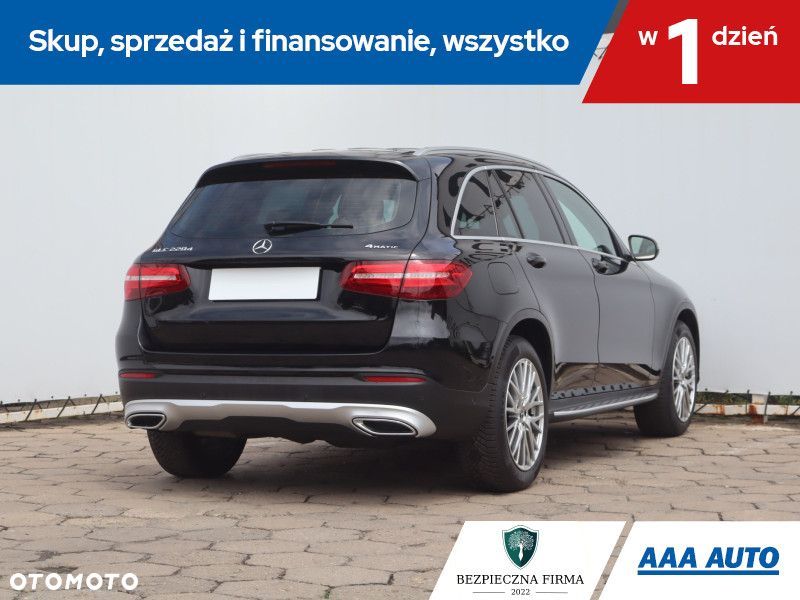 Mercedes-Benz GLC - 7