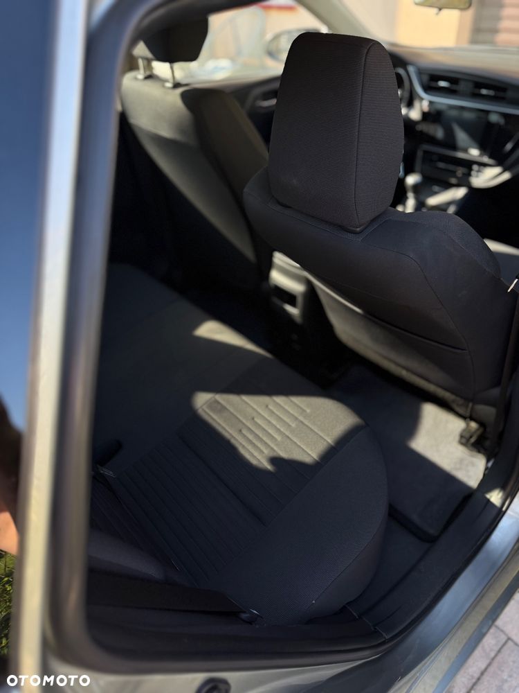 Toyota Auris 1.6 D-4D Prestige - 27