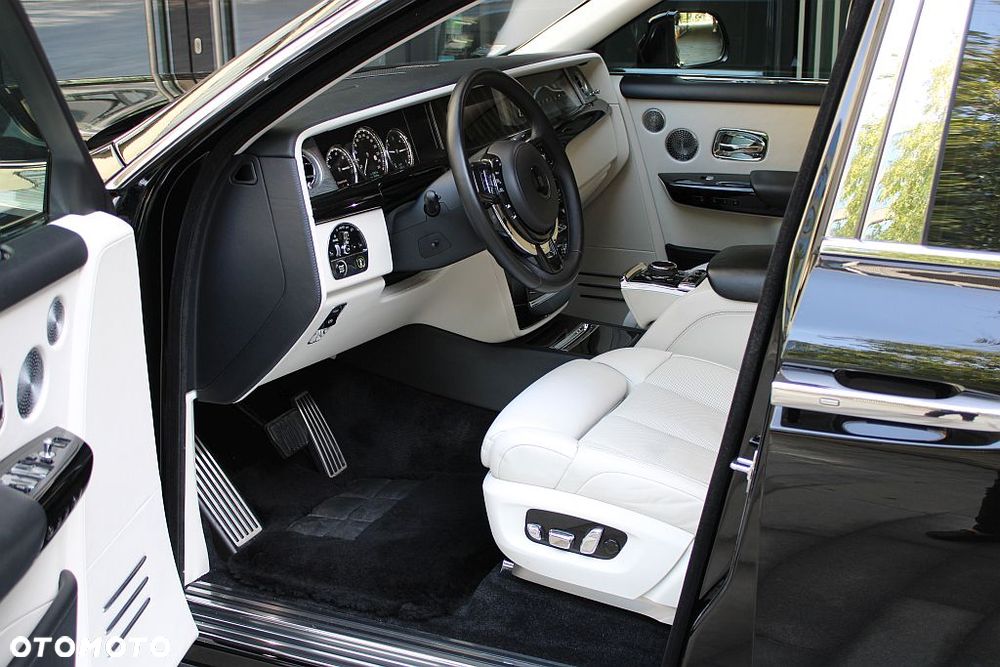Rolls-Royce Phantom Standard - 9