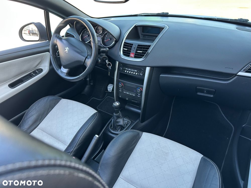 Peugeot 207 - 8
