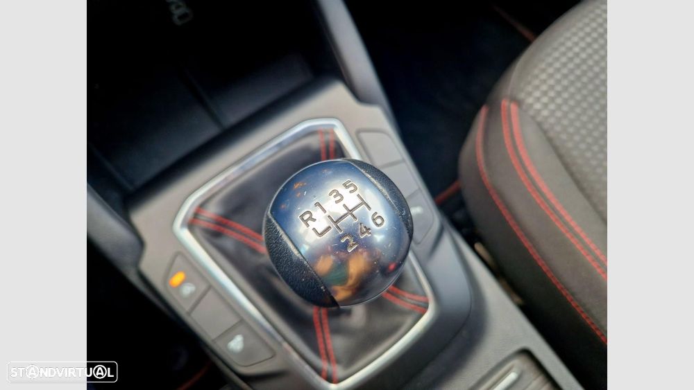 Ford Kuga 1.5 EcoBoost ST-Line - 19