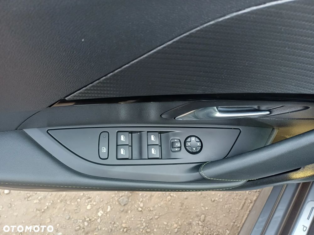 Peugeot 208 PureTech 100 GT - 16