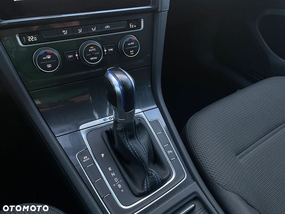 Volkswagen Golf - 18
