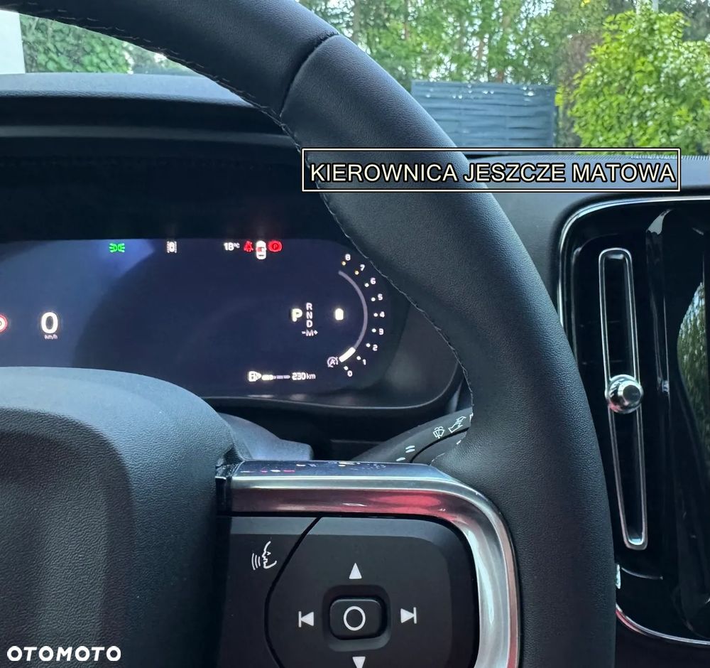 Volvo XC 40 B3 B DKG Plus Black Edition - 26