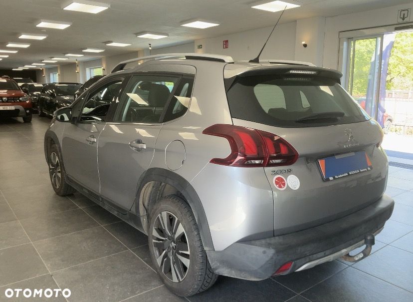 Peugeot 2008 BlueHDi 100 STOP & START Allure - 12