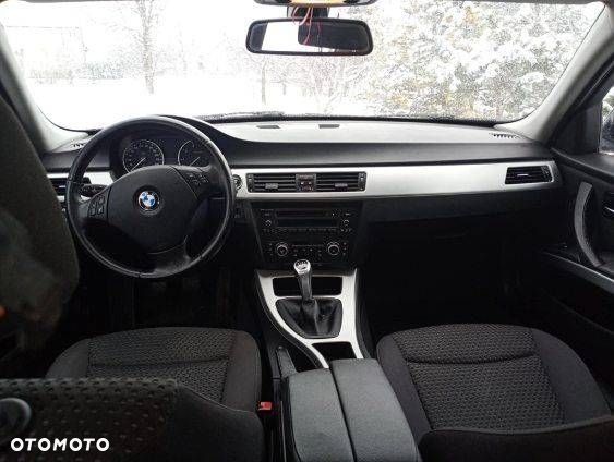 BMW Seria 3 318i Edition Sport - 6