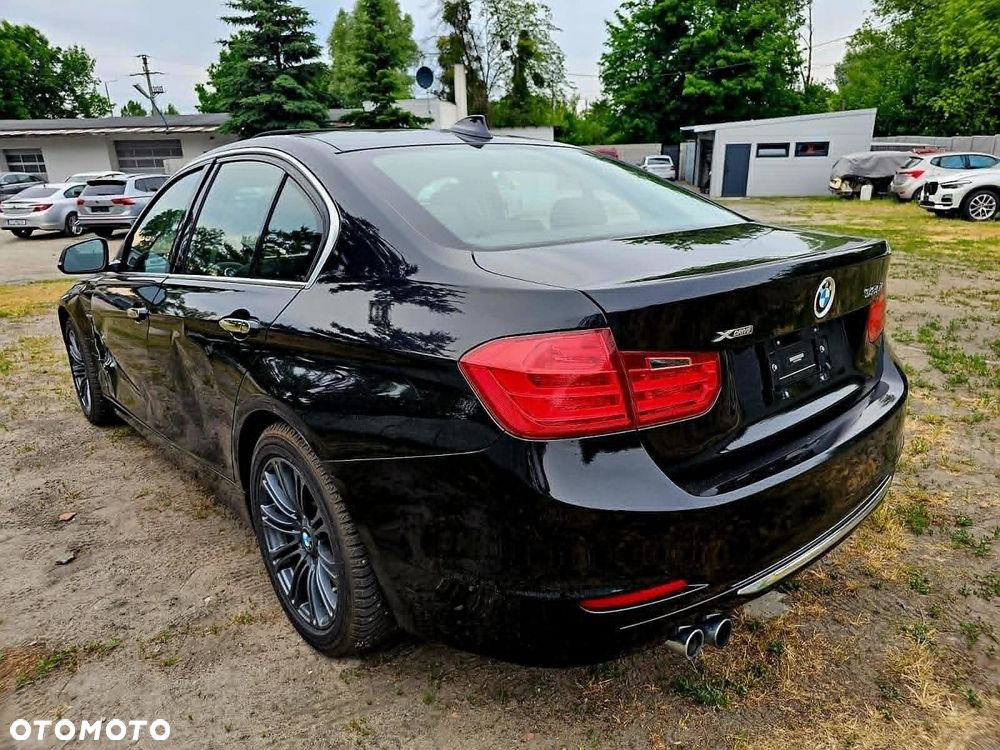BMW Seria 3 328i xDrive Sport Line - 16
