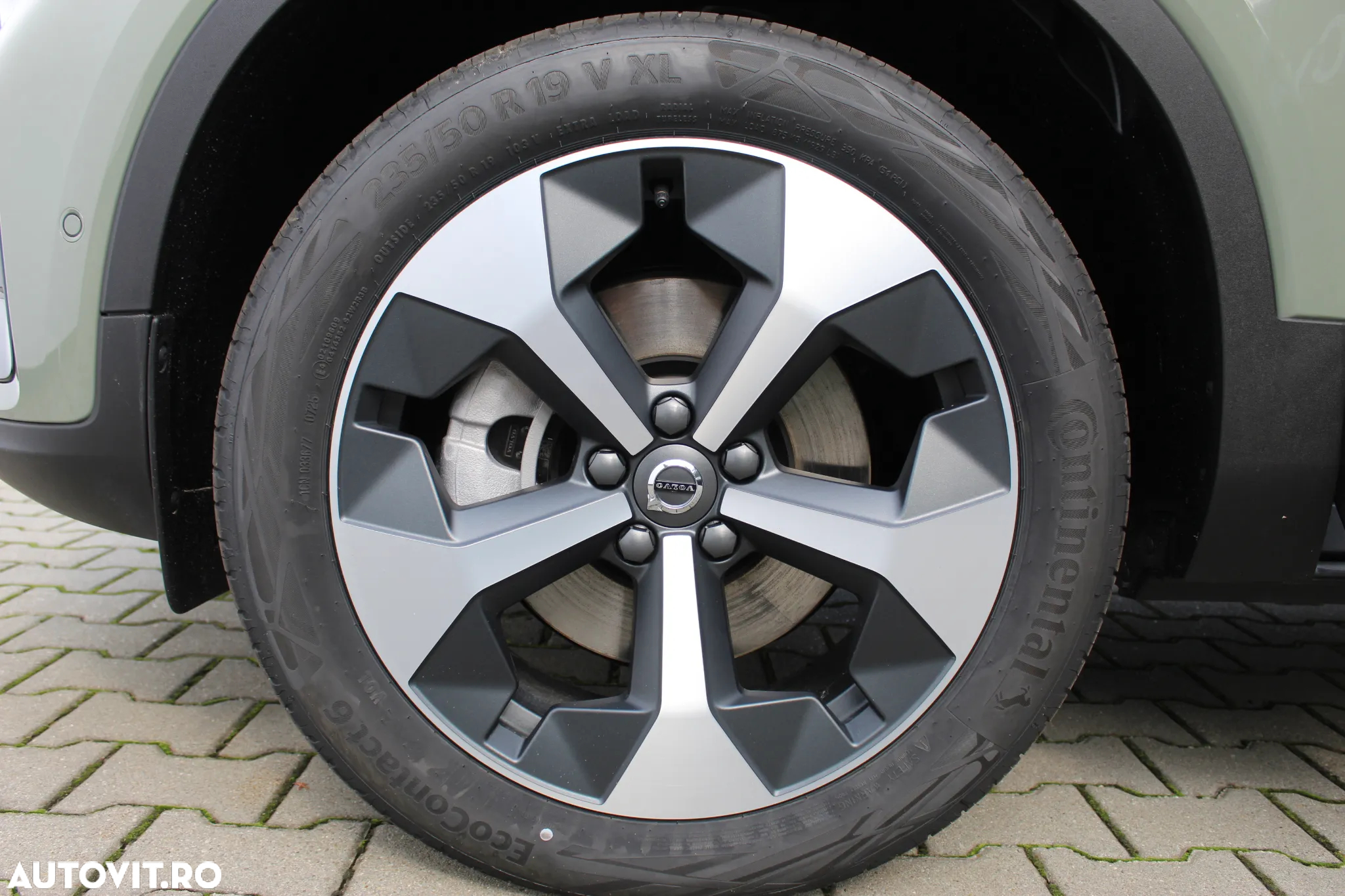 Volvo XC 40 B4 AT FWD MHEV Ultimate Dark - 8