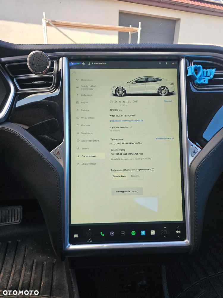 Tesla Model S 85 - 9