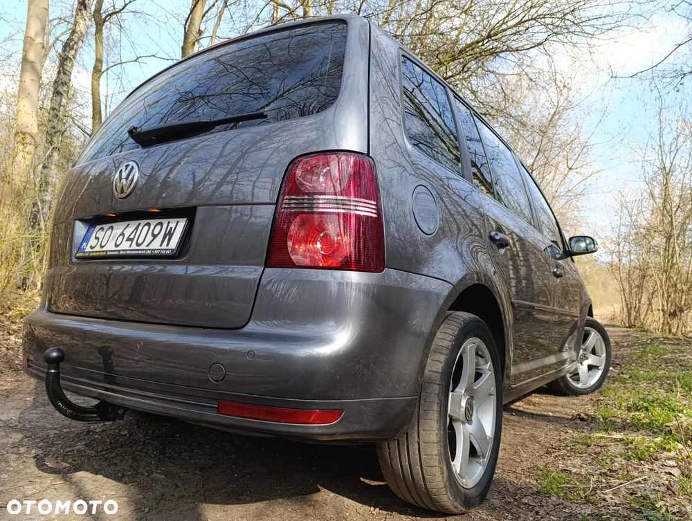 Volkswagen Touran - 10