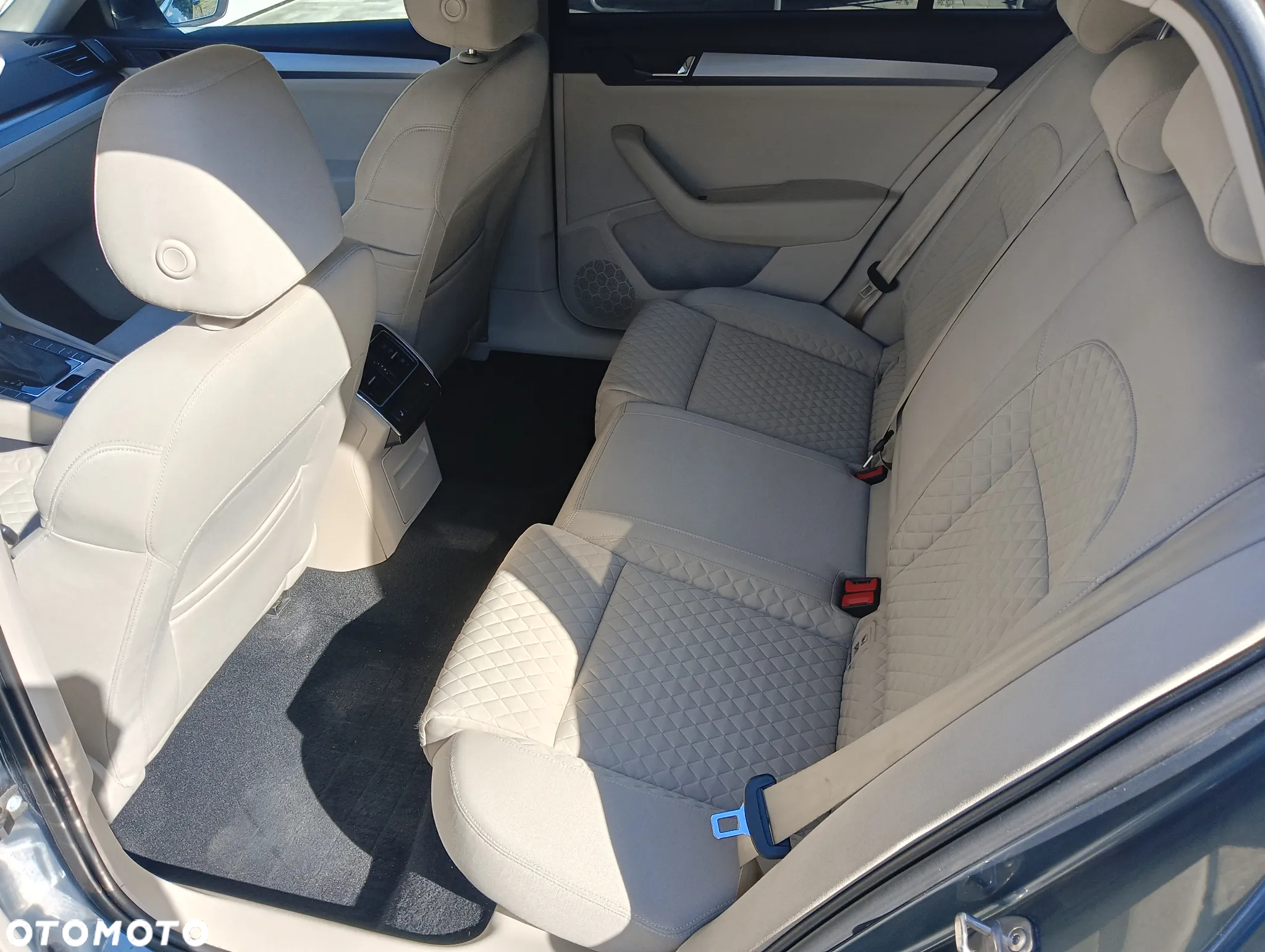 Skoda Superb 2.0 TDI Style DSG - 27