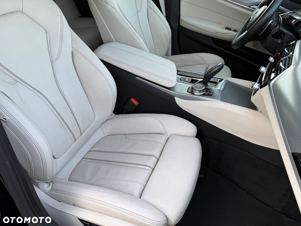 BMW Seria 5 520d M Sport Edition - 29