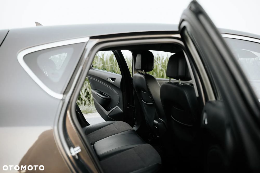 Opel Astra 1.4 T Cosmo - 21