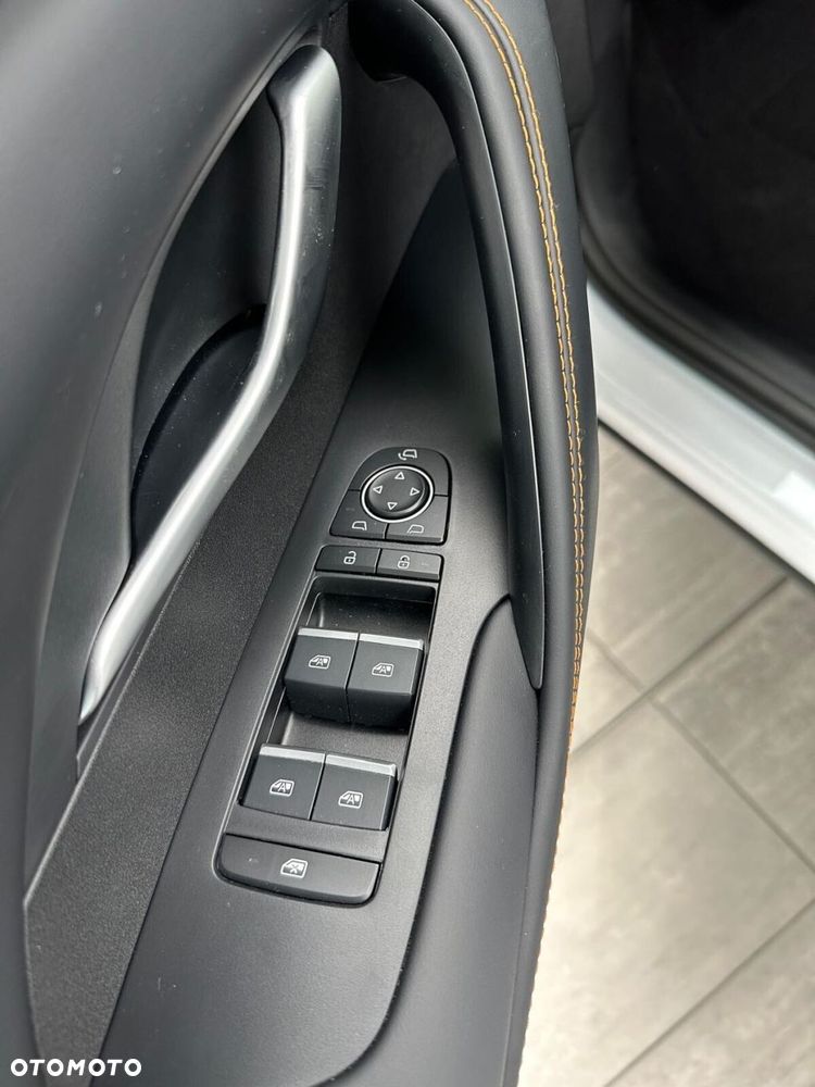 BYD Sealion 5 - 12