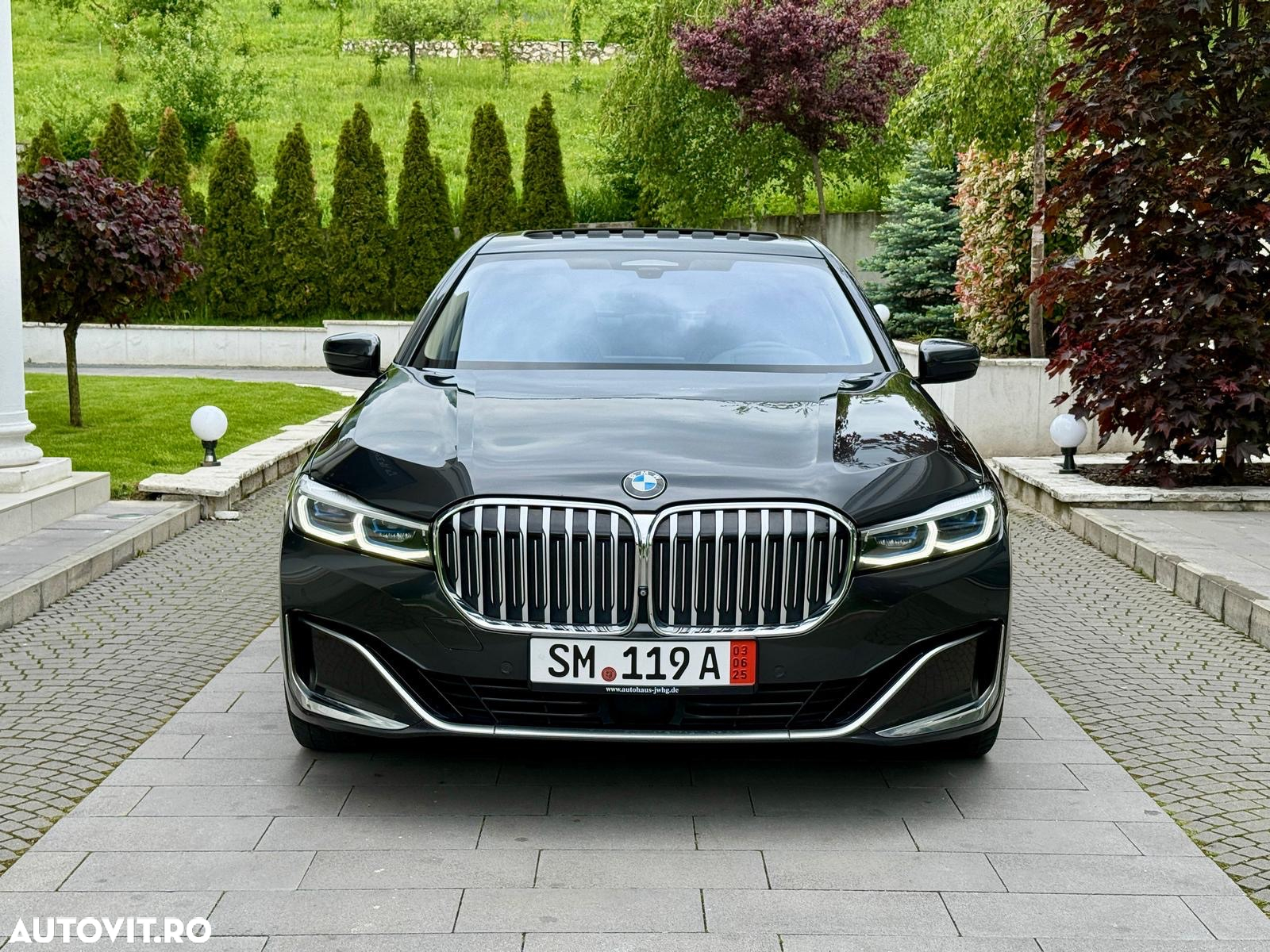 BMW Seria 7 740d xDrive MHEV - 13