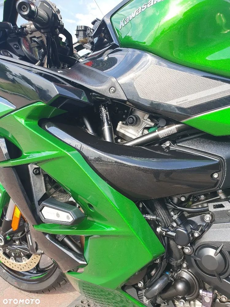 Kawasaki H2 - 16
