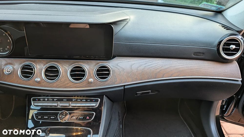 Mercedes-Benz Klasa E 200 d 9G-TRONIC - 10