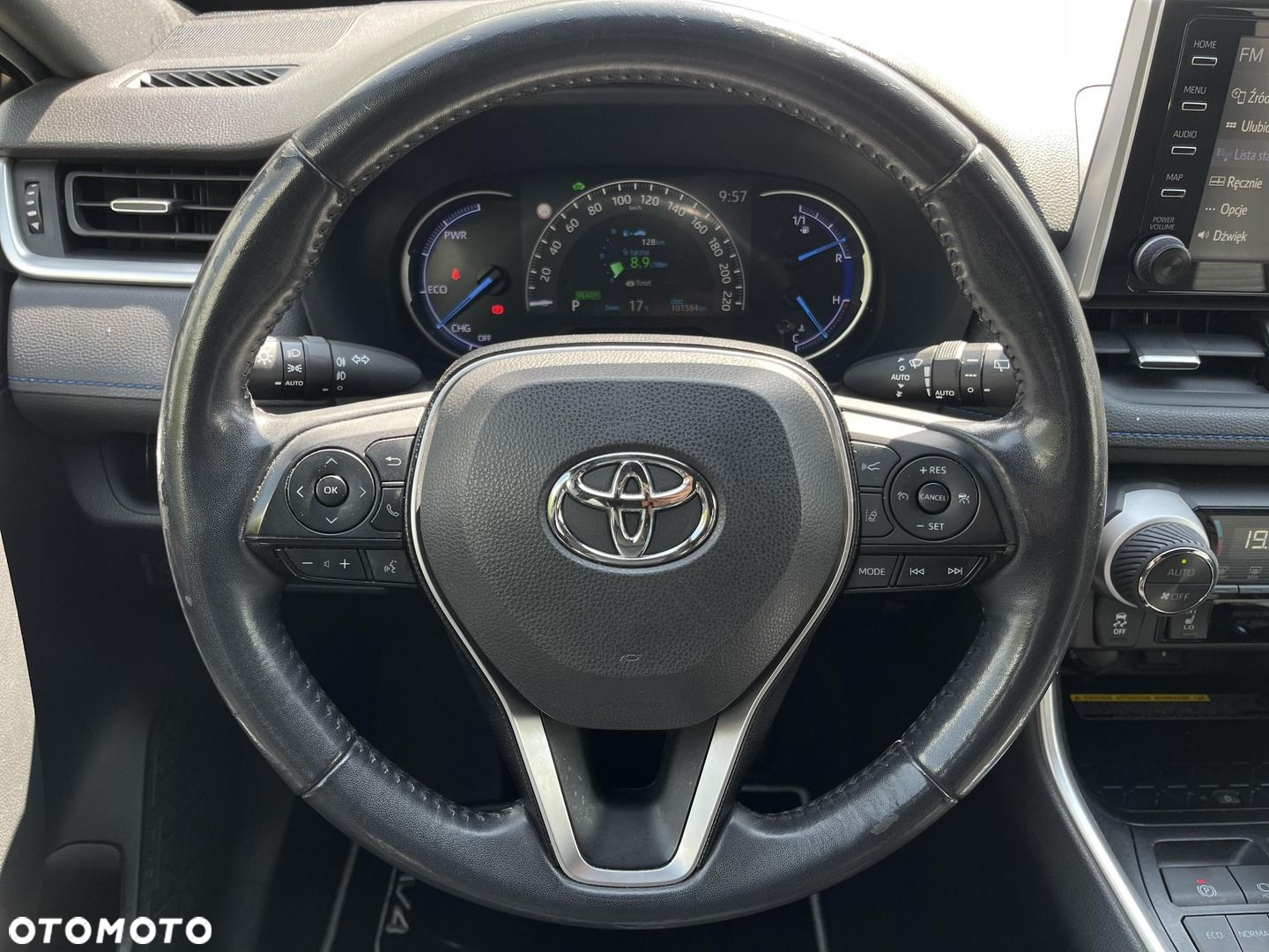 Toyota RAV4 - 16