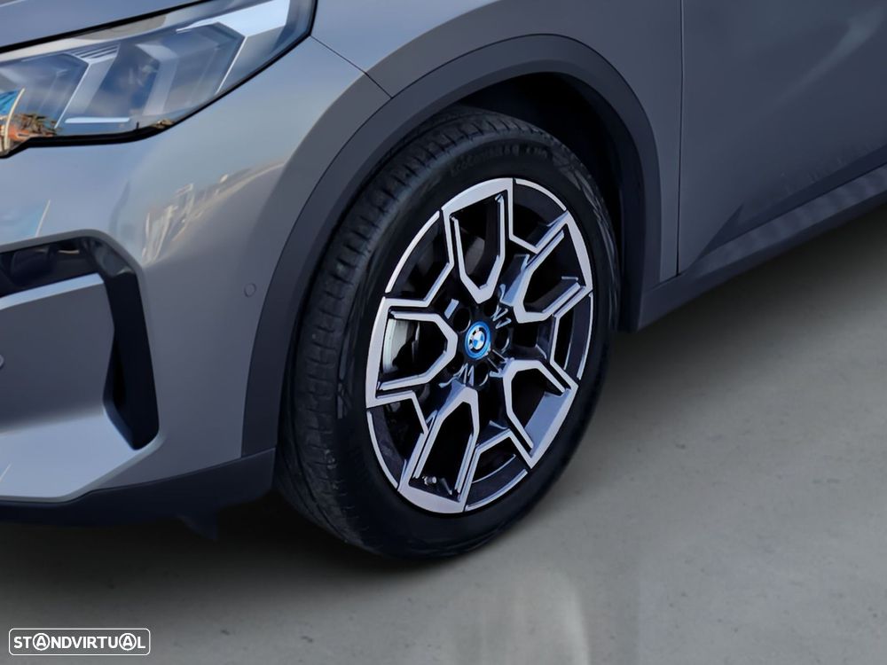 BMW iX2 eDrive20 - 4