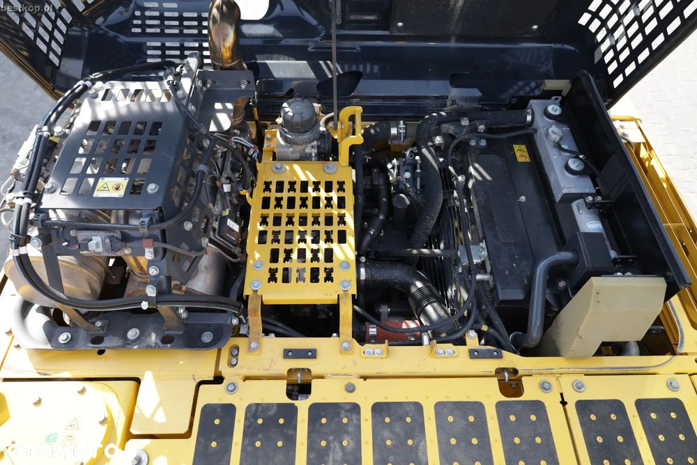 Komatsu PC210LC-11 - 28