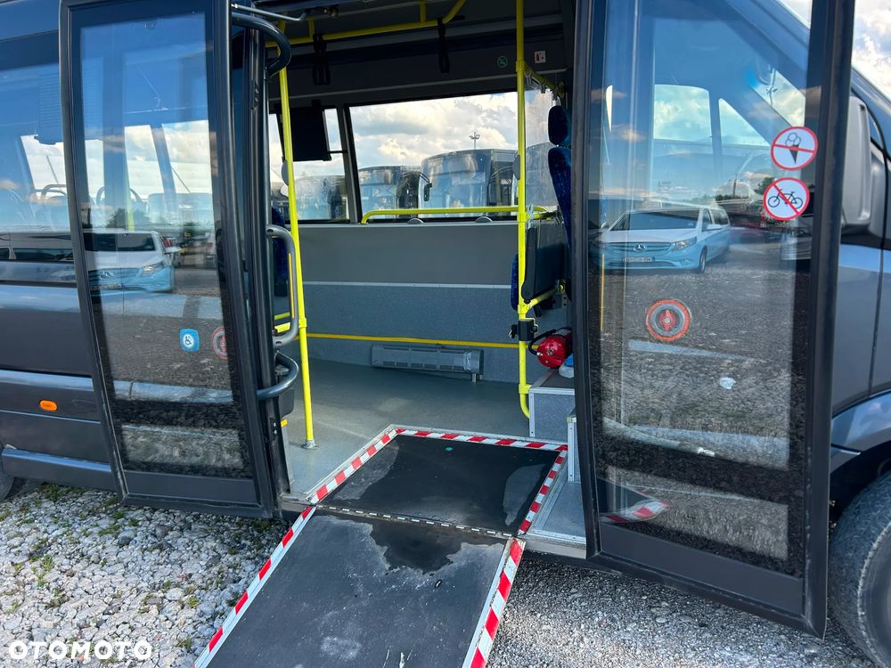 Mercedes-Benz Sprinter 516 - 19