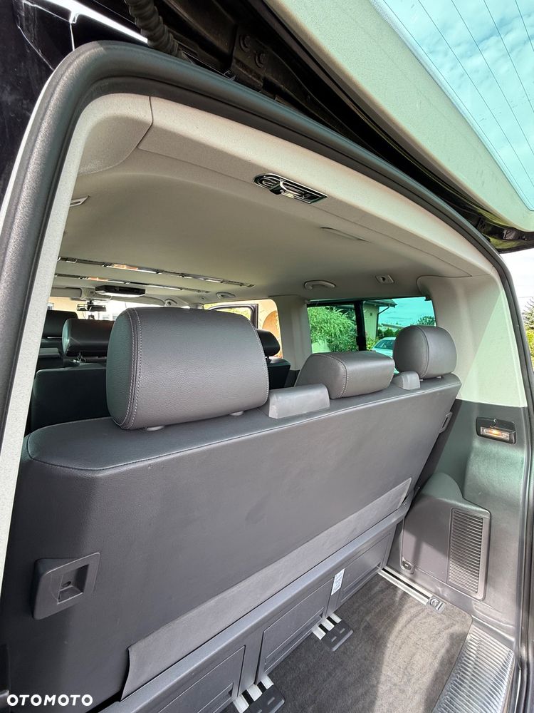 Volkswagen Multivan - 30