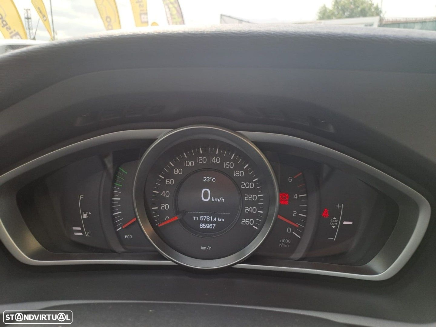 Volvo V40 2.0 D3 Momentum - 12