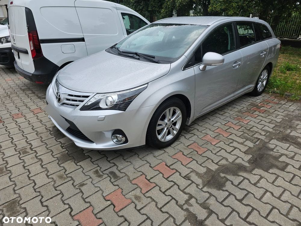 Toyota Avensis 2.0 D-4D Sol - 3