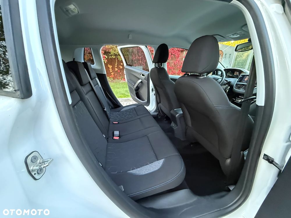 Peugeot 2008 - 19