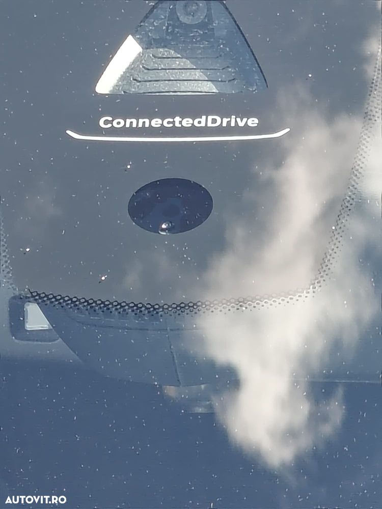 BMW Seria 3 330e iPerformance M Sport - 32