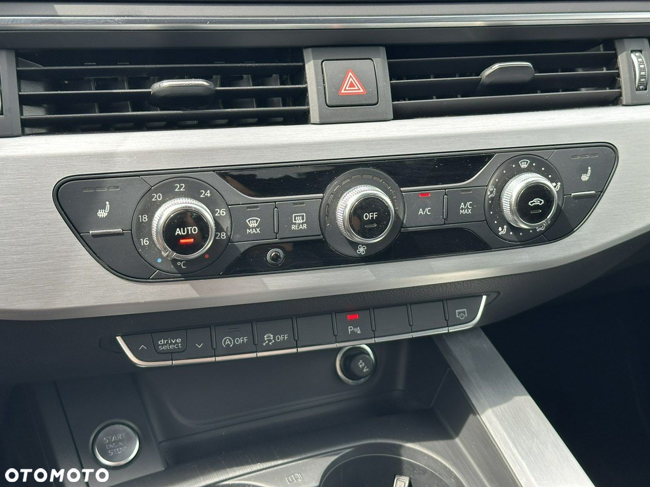 Audi A4 Avant 40 TDI quattro S tronic S line - 16